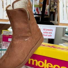 BOOTS OFFERS!! Brown